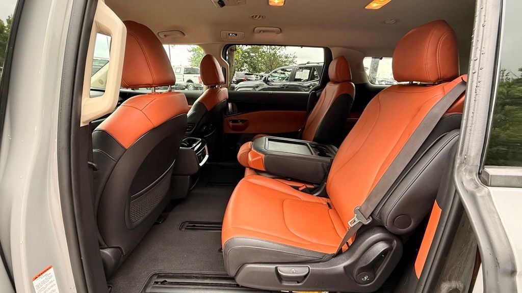2024 Kia Carnival SX