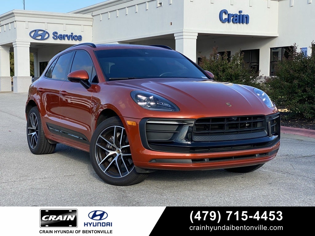 2022 Porsche Macan Base AWD / PANO ROOF / CLEAN CARFAX