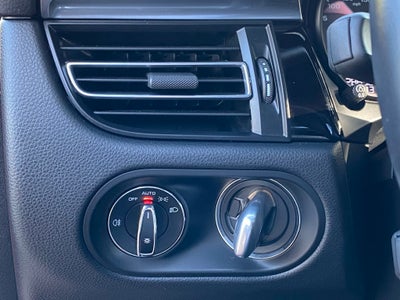2022 Porsche Macan Base AWD / PANO ROOF / CLEAN CARFAX