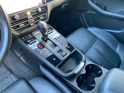2022 Porsche Macan Base AWD / PANO ROOF / CLEAN CARFAX