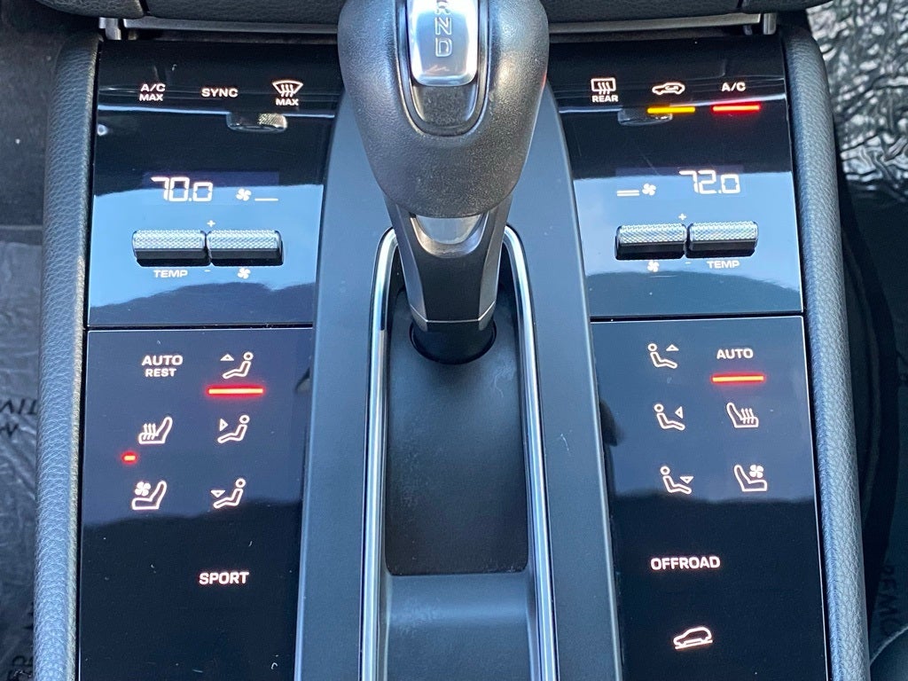 2022 Porsche Macan Base AWD / PANO ROOF / CLEAN CARFAX