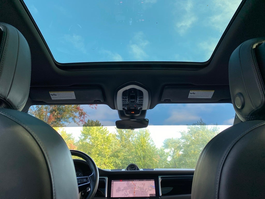 2022 Porsche Macan Base AWD / PANO ROOF / CLEAN CARFAX