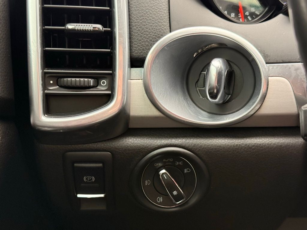 2014 Porsche Cayenne GTS CLEAN CAR FAX