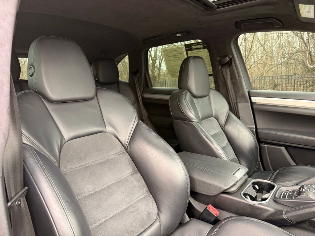 2014 Porsche Cayenne GTS CLEAN CAR FAX