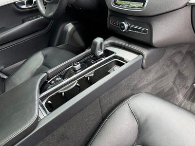 2023 Volvo XC90 B5 Core