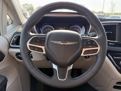 2024 Chrysler Voyager LX