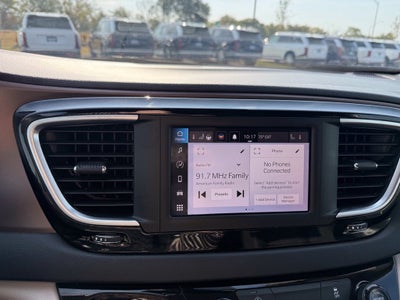 2024 Chrysler Voyager LX