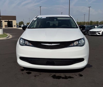 2024 Chrysler Voyager LX