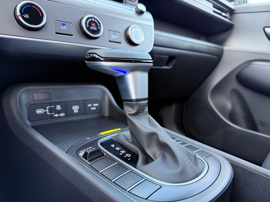 2026 Hyundai KONA SE FWD