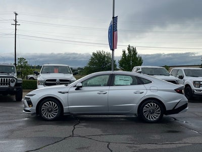 2025 Hyundai SONATA HYBRID SEL