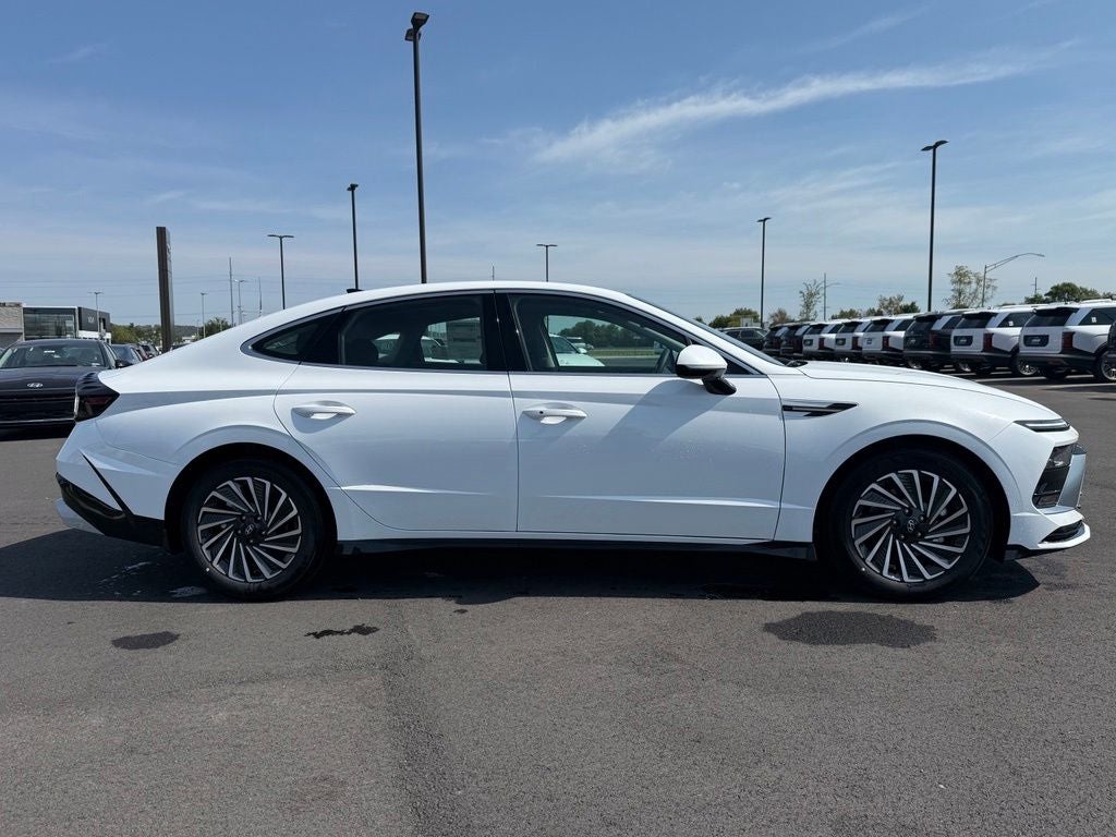 2026 Hyundai SONATA HYBRID SEL