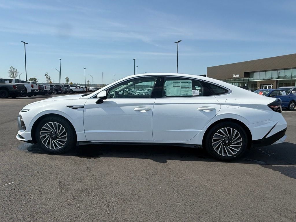 2026 Hyundai SONATA HYBRID SEL