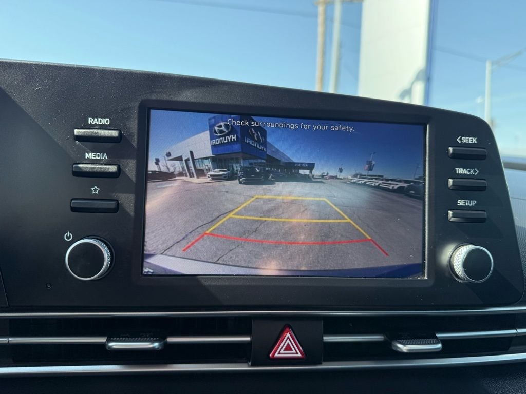 2023 Hyundai ELANTRA SE