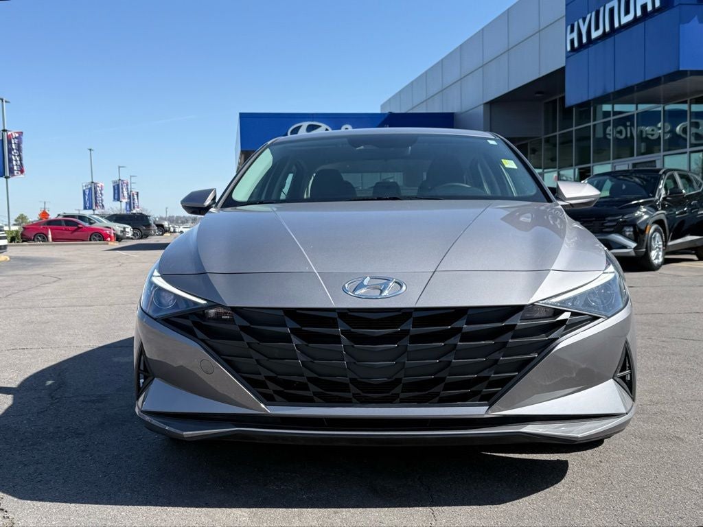 2023 Hyundai ELANTRA SE