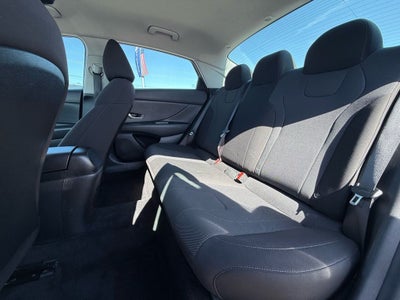 2023 Hyundai ELANTRA SE