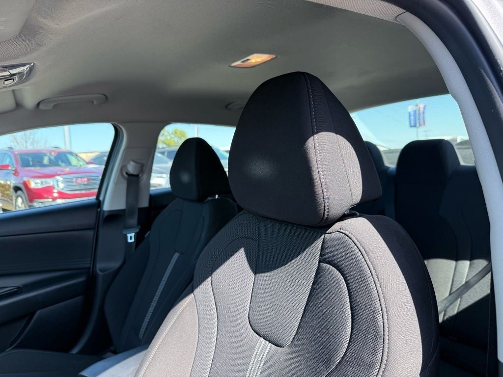 2023 Hyundai ELANTRA SE