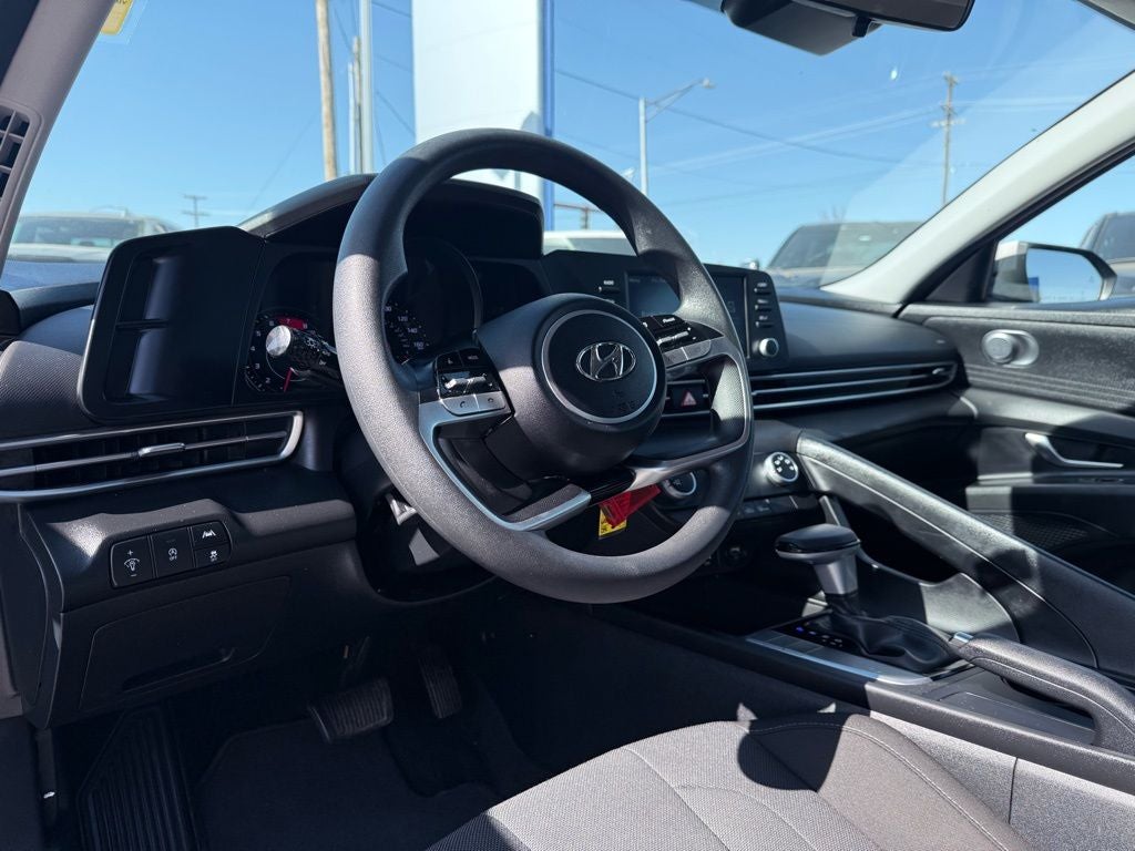 2023 Hyundai ELANTRA SE