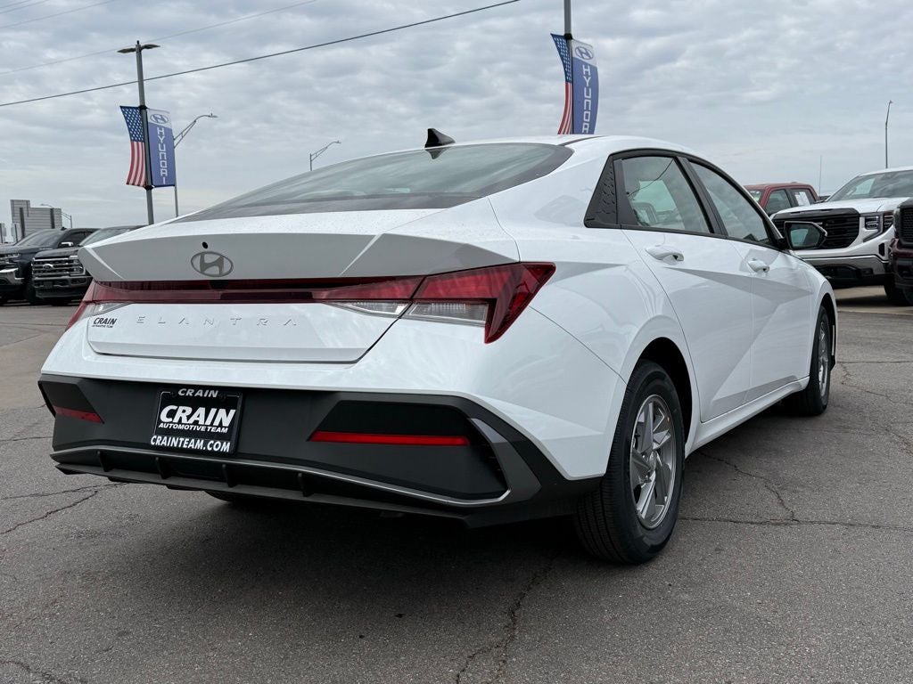 2026 Hyundai ELANTRA SE