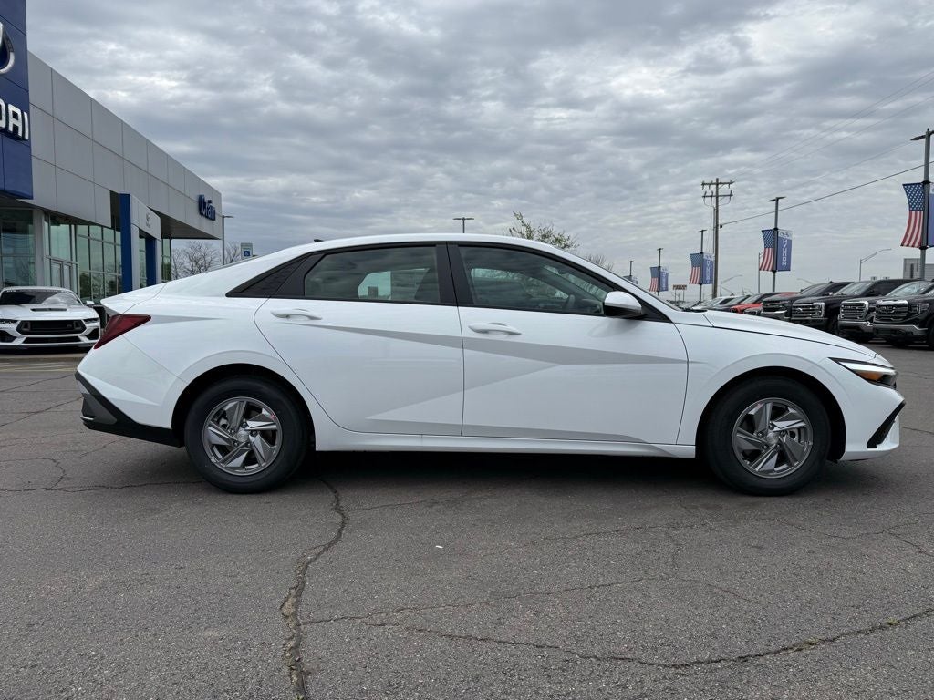2026 Hyundai ELANTRA SE