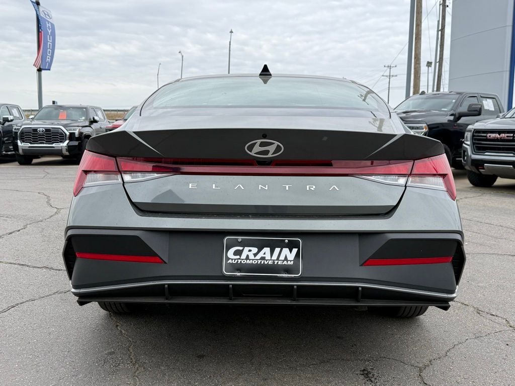 2026 Hyundai ELANTRA SE