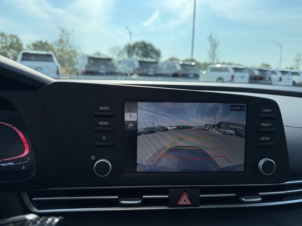 2025 Hyundai ELANTRA SE