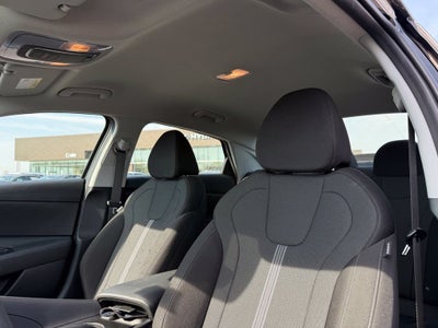 2025 Hyundai ELANTRA SE