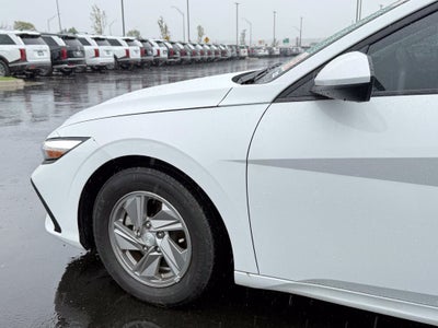 2025 Hyundai ELANTRA SE