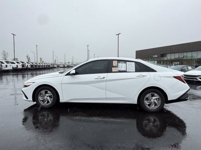 2025 Hyundai ELANTRA SE