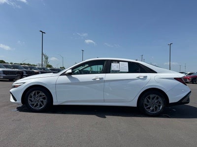 2024 Hyundai ELANTRA SEL