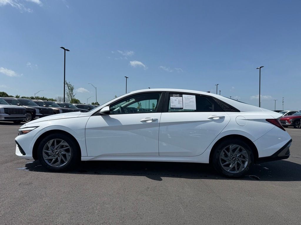 2024 Hyundai ELANTRA SEL