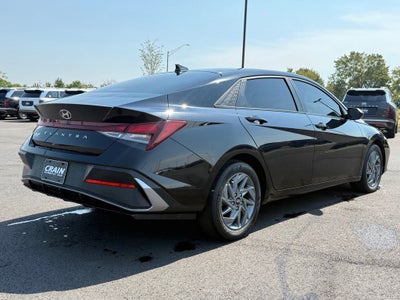 2024 Hyundai ELANTRA SEL
