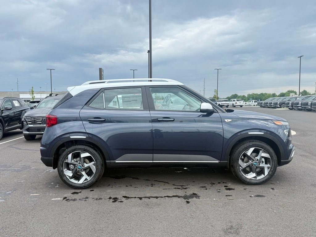 2026 Hyundai VENUE SEL W/Two-Tone Roof