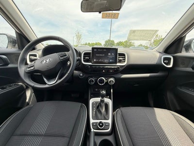 2026 Hyundai VENUE SEL W/Two-Tone Roof