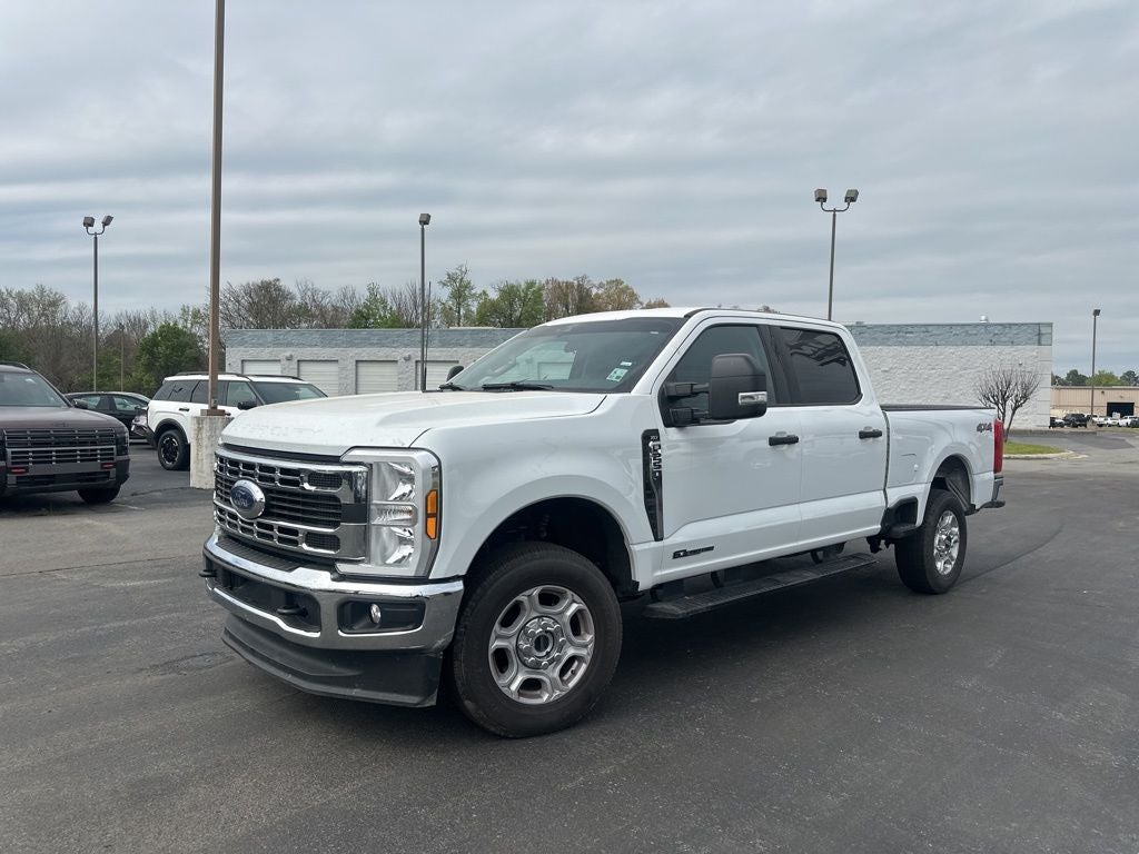2025 Ford F-250SD XLT Clean Carfax / GVWR: 10,000 Lb Payload Package / P