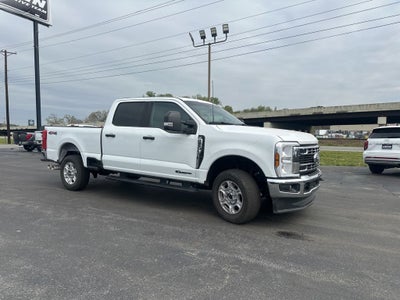 2025 Ford F-250SD XLT Clean Carfax / GVWR: 10,000 Lb Payload Package / P
