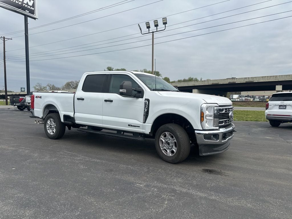 2025 Ford F-250SD XLT Clean Carfax / GVWR: 10,000 Lb Payload Package / P