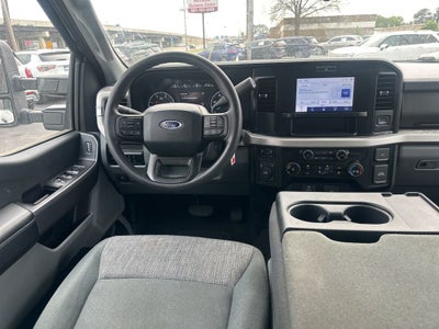 2025 Ford F-250SD XLT Clean Carfax / GVWR: 10,000 Lb Payload Package / P