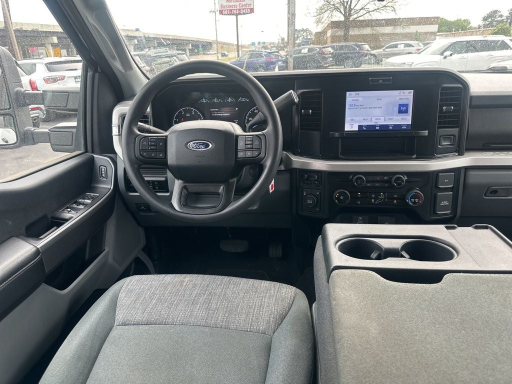 2025 Ford F-250SD XLT Clean Carfax / GVWR: 10,000 Lb Payload Package / P