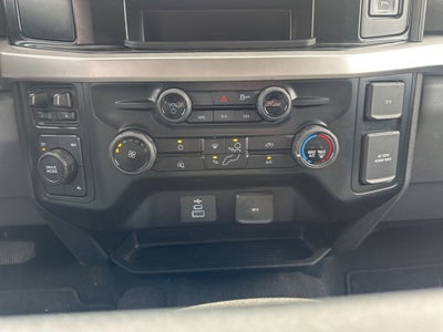 2025 Ford F-250SD XLT Clean Carfax / GVWR: 10,000 Lb Payload Package / P