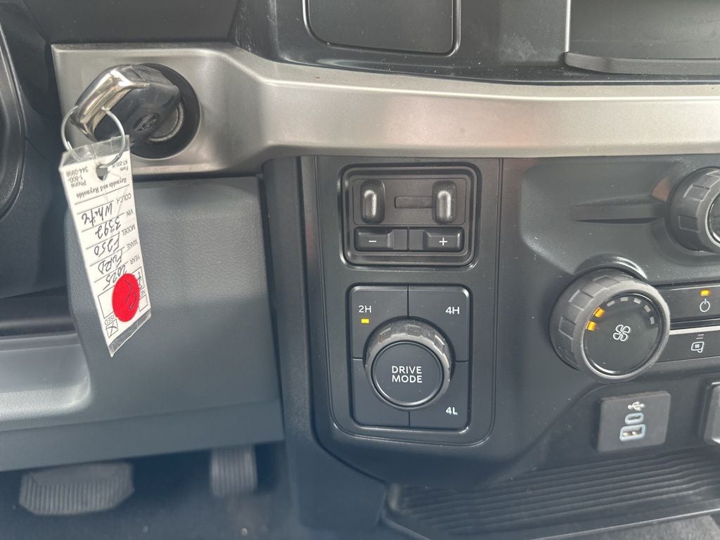2025 Ford F-250SD XLT Clean Carfax / GVWR: 10,000 Lb Payload Package / P