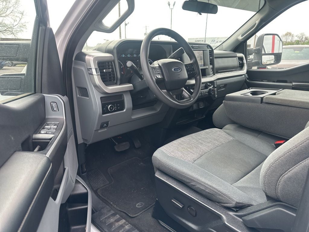 2025 Ford F-250SD XLT Clean Carfax / GVWR: 10,000 Lb Payload Package / P