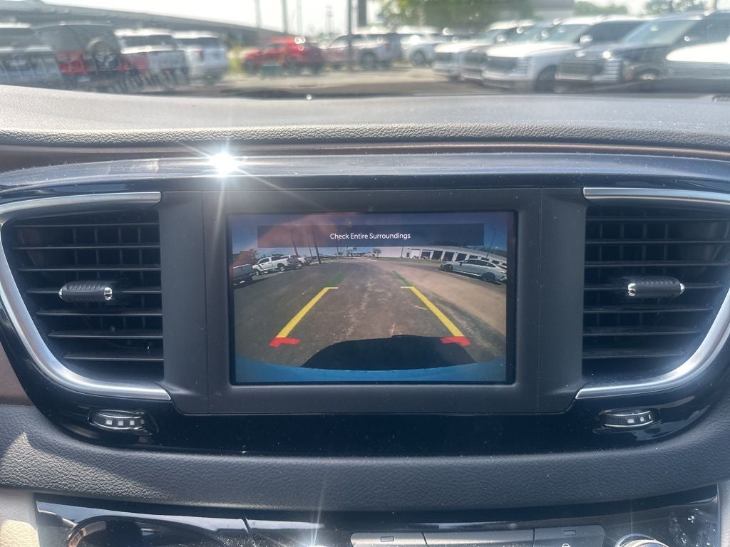 2022 Chrysler Voyager LX