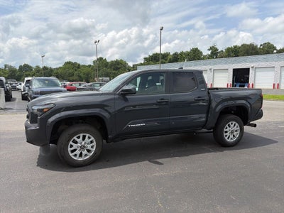 2024 Toyota Tacoma SR5 1-Owner / Clean Carfax / Apple CarPlay/Android Aut