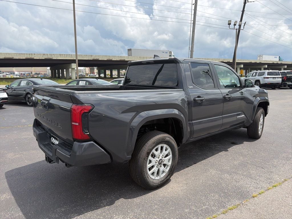 2024 Toyota Tacoma SR5 1-Owner / Clean Carfax / Apple CarPlay/Android Aut