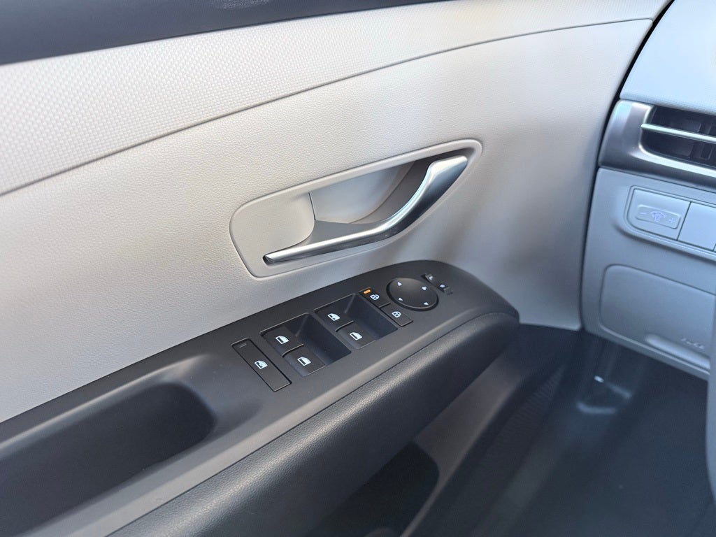 2025 Hyundai TUCSON SE FWD