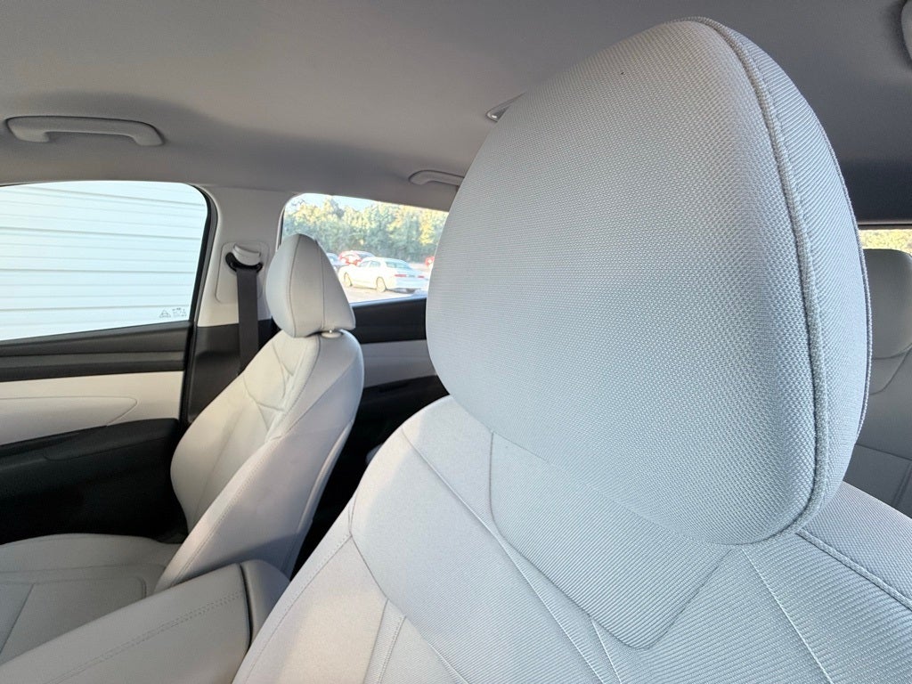 2025 Hyundai TUCSON SE FWD