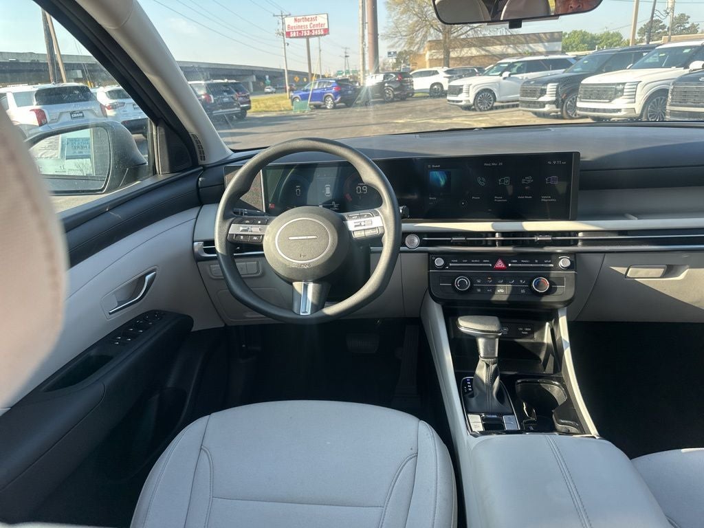 2025 Hyundai TUCSON SE