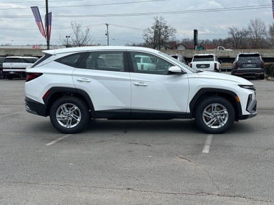 2026 Hyundai TUCSON SE FWD