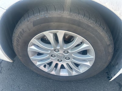 2012 Toyota Sienna Base 7 Passenger