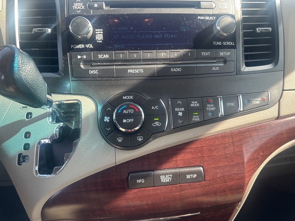 2012 Toyota Sienna Base 7 Passenger